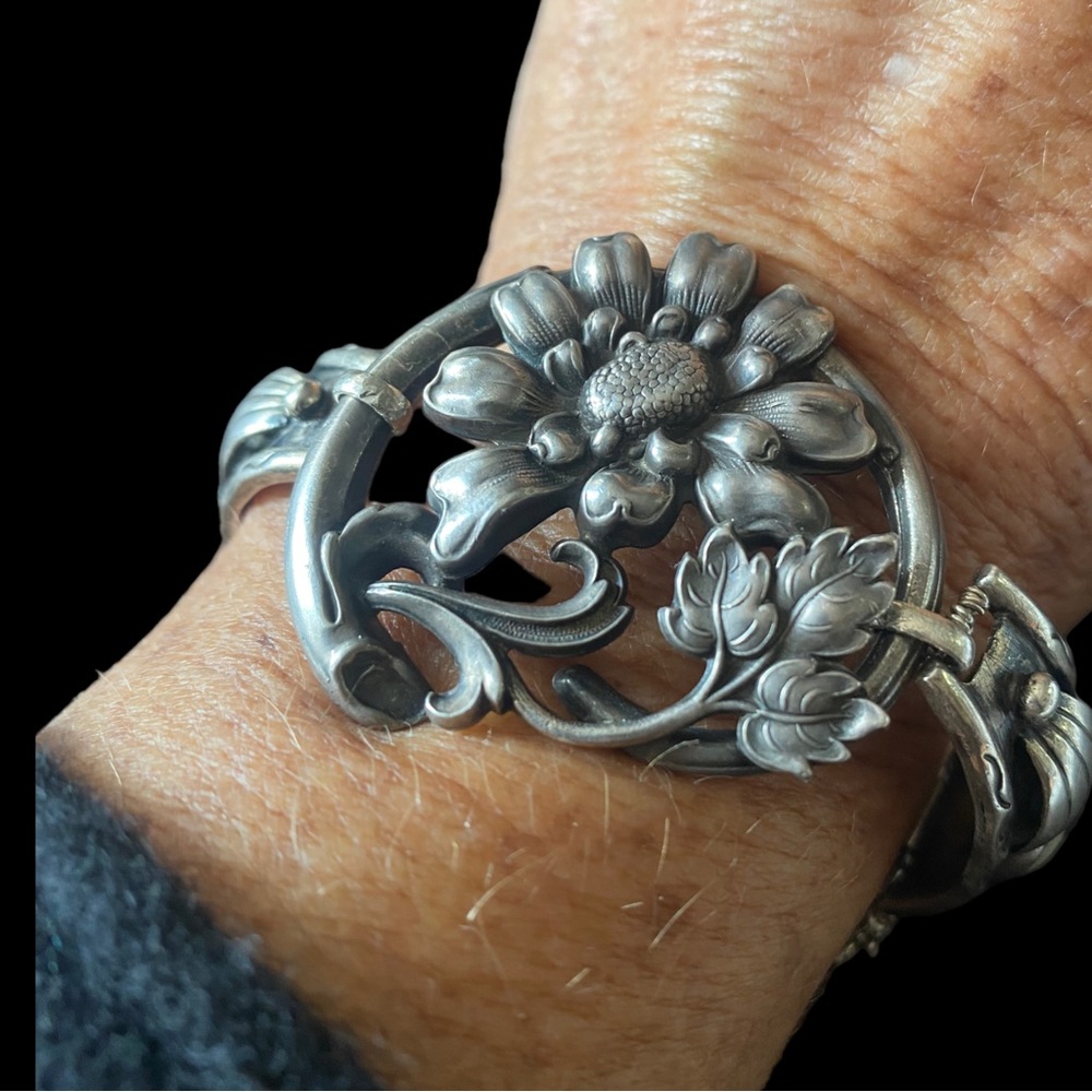 Unique Vintage Sterling Silver Floral Bracelet